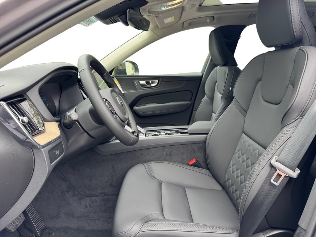New 2026 Volvo XC60 B5 Plus w/ Protection Package Premier AWD/4WD image 10