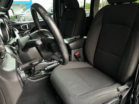 Used 2023 Jeep Wrangler Unlimited Sport image 12