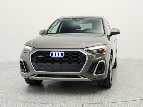 Used 2023 Audi Q5 2.0T Premium Plus w/ Premium Plus Package AWD/4WD image 2