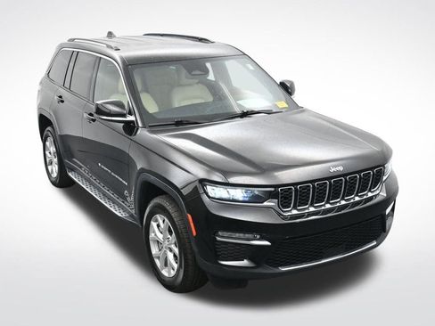 Used 2023 Jeep Grand Cherokee Limited image 24