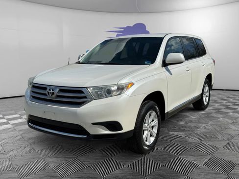 Used 2012 Toyota Highlander FWD w/ Cold Weather Pkg image 1