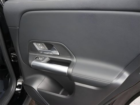 Used 2025 Mercedes-Benz GLA 250 4MATIC image 21