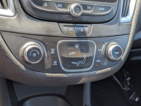 Used 2020 Chevrolet Malibu LS FWD image 23