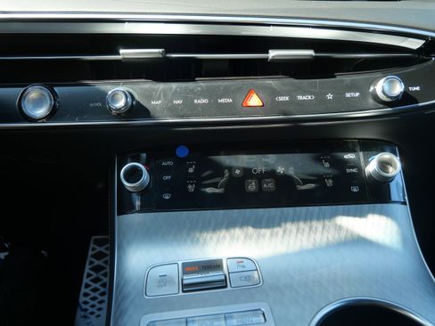 New 2026 Genesis GV70 2.5T Sport Prestige AWD/4WD image 10