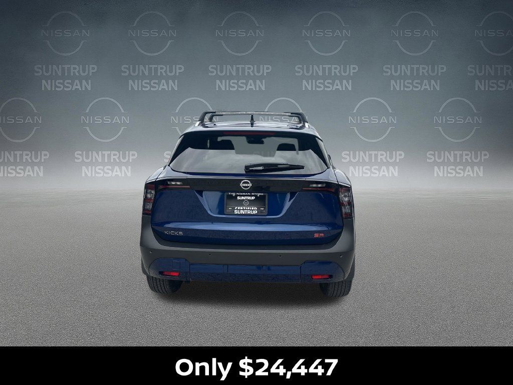 Certified 2026 Nissan Kicks SR FWD image 4