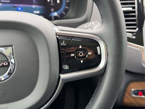 Used 2023 Volvo XC90 B5 Plus w/ Protection Package Premier image 9