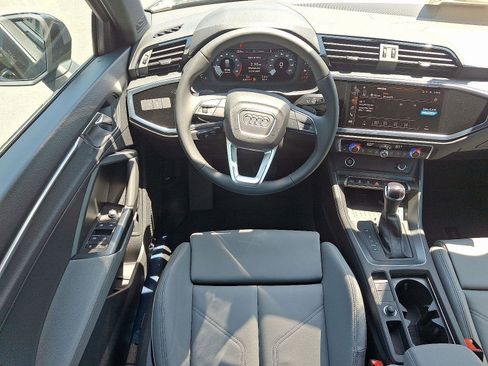 Used 2025 Audi Q3 2.0T Premium w/ Convenience Package image 9