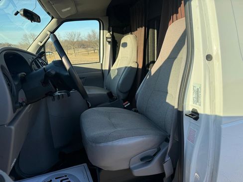Used 2002 Ford E-350 and Econoline 350 Super Duty image 11