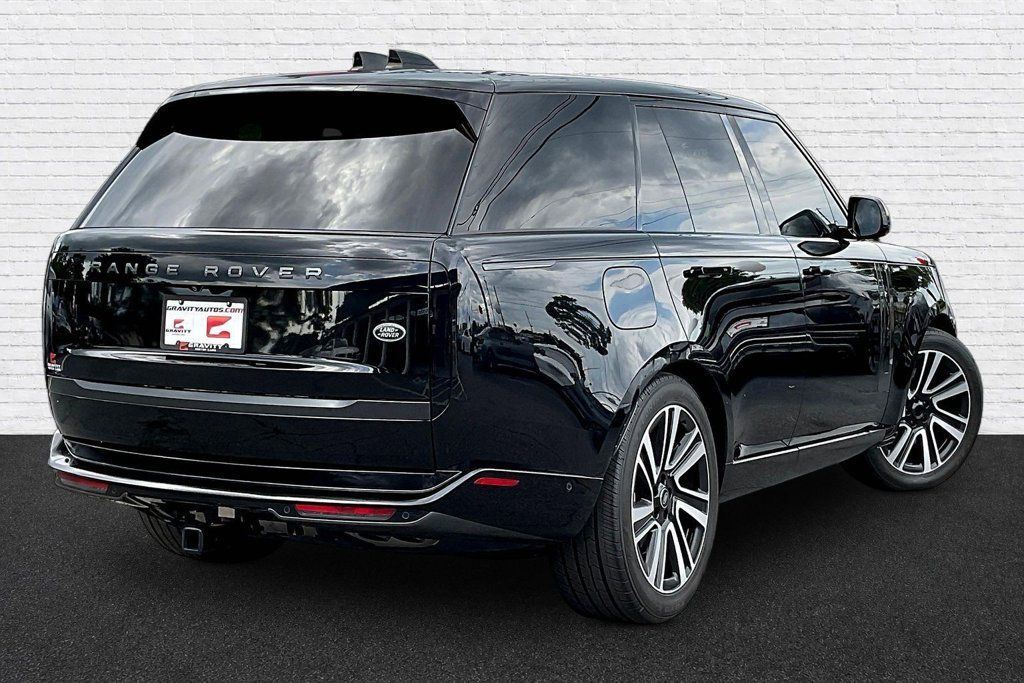 Used 2023 Land Rover Range Rover SE AWD/4WD image 6