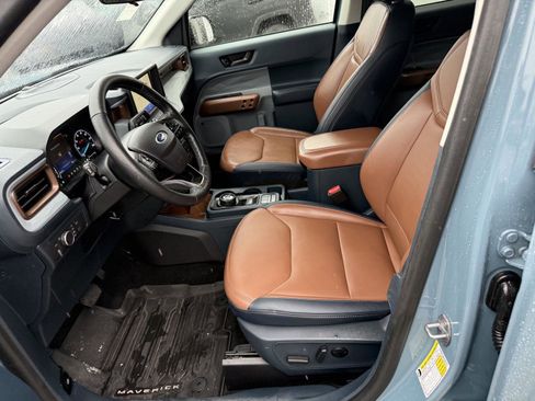 Used 2022 Ford Maverick Lariat w/ Lariat Luxury Package image 16