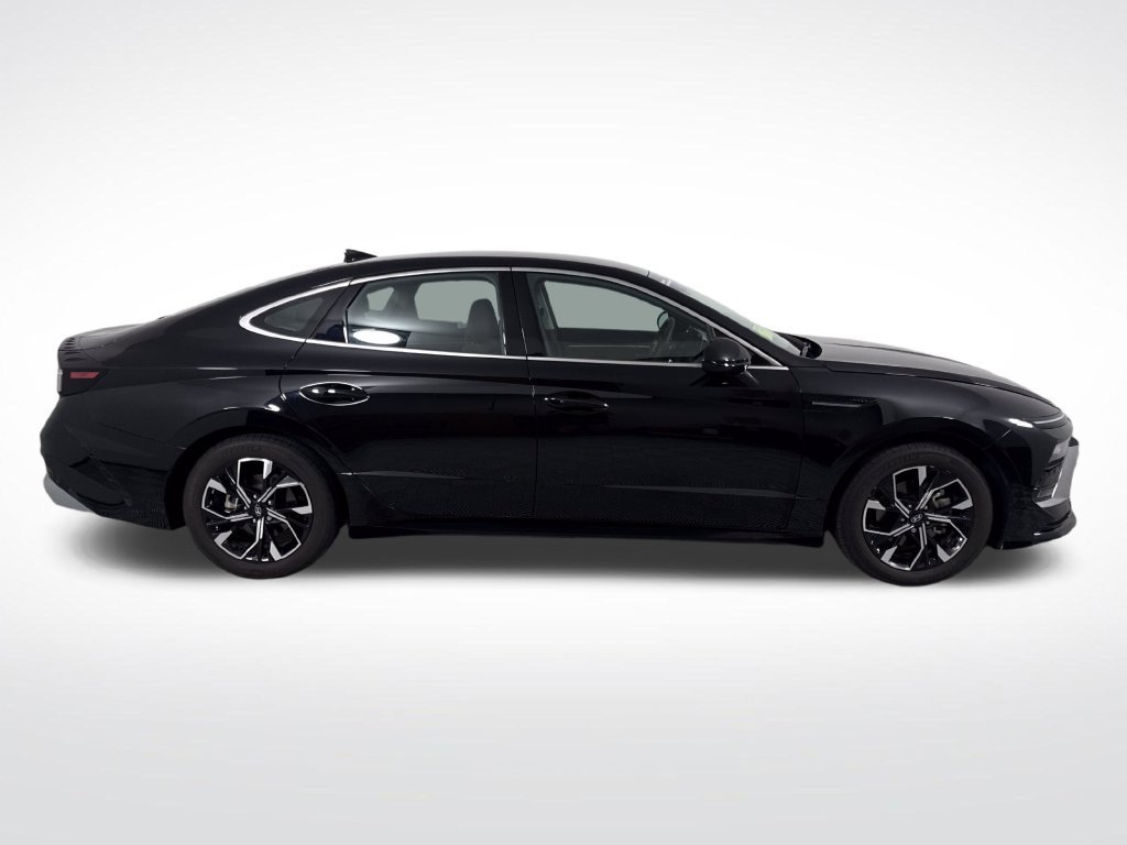 Certified 2024 Hyundai Sonata SEL FWD image 2