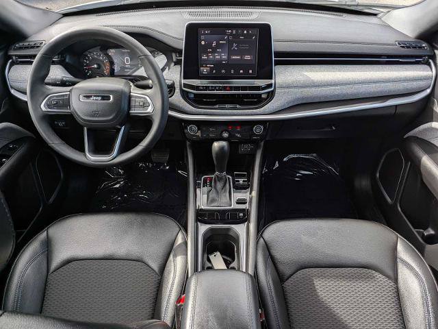 Used 2025 Jeep Compass Latitude AWD/4WD image 25