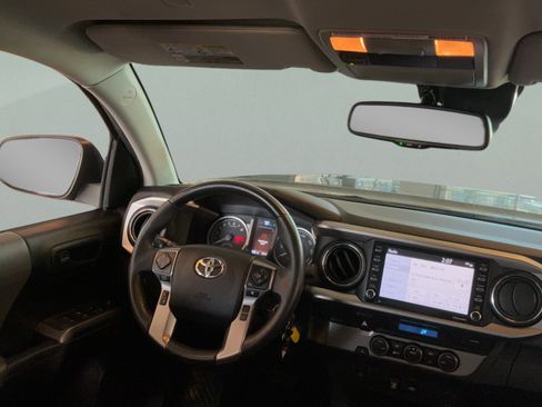 Used 2021 Toyota Tacoma SR5 RWD image 32