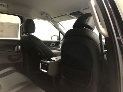 New 2026 Kia Carnival image 11