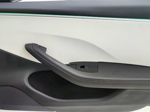 Used 2025 Tesla Model 3 Long Range image 22