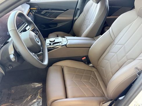 Used 2025 BMW 530i RWD image 18