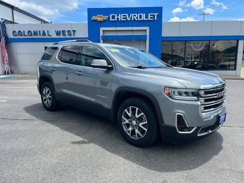 Used 2023 GMC Acadia SLT w/ Technology Package AWD/4WD image 3