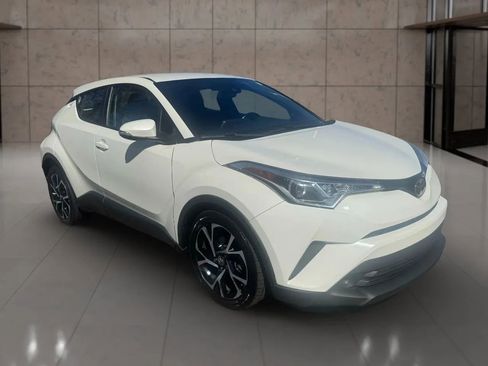 Used 2018 Toyota C-HR XLE image 9