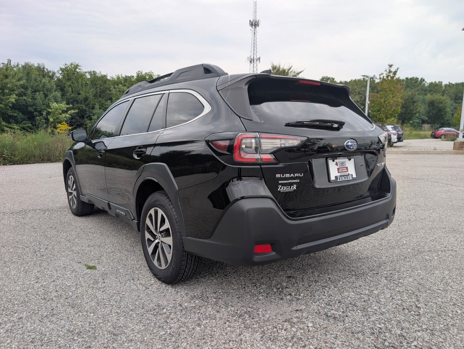 Certified 2025 Subaru Outback Premium AWD/4WD image 7