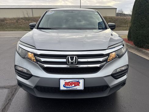 Used 2017 Honda Pilot LX image 2