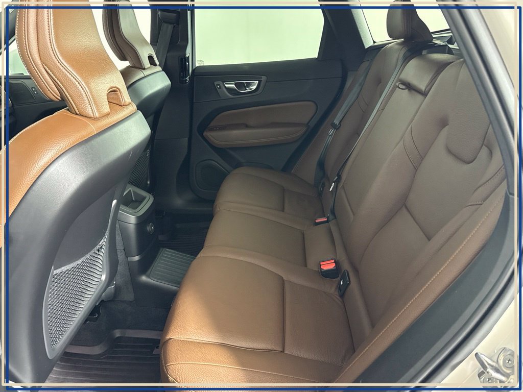Used 2022 Volvo XC60 T8 Inscription Expression w/ Advanced Package AWD/4WD image 31