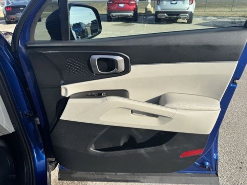 Used 2021 Kia Sorento S w/ Panoramic Sunroof Package image 43