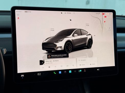 Used 2022 Tesla Model Y Performance image 18