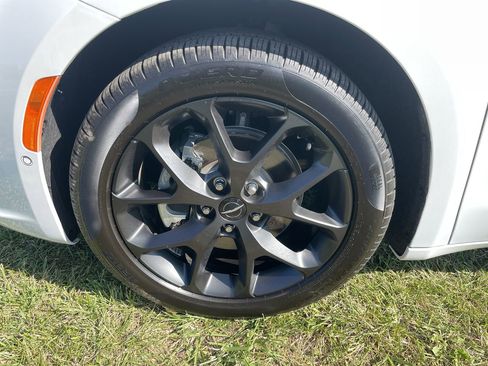 Used 2024 Chrysler Pacifica Touring-L w/ S Appearance Package image 26