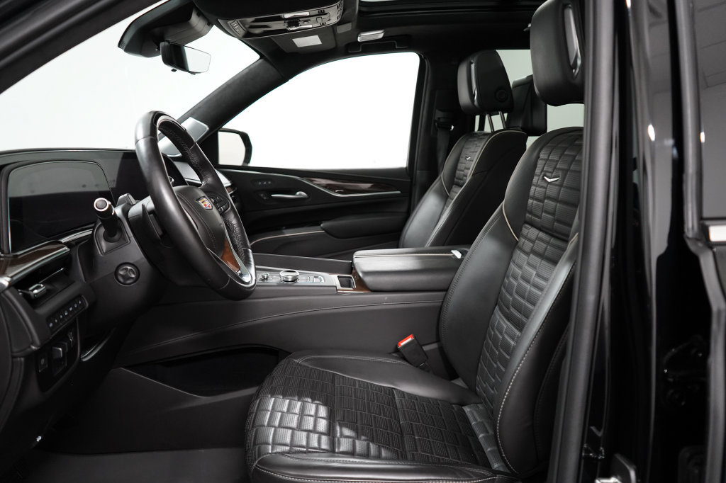Used 2023 Cadillac Escalade Premium Luxury Platinum w/ LPO, Floor Liner Package AWD/4WD image 13