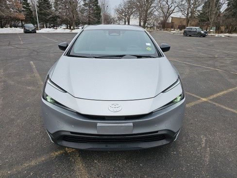 Used 2024 Toyota Prius LE image 9