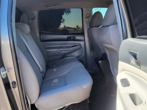 Used 2013 Toyota Tacoma PreRunner w/ SR5 Pkg image 18