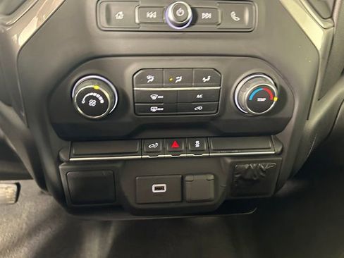 Used 2020 Chevrolet Silverado 1500 Custom w/ Custom Value Package image 25