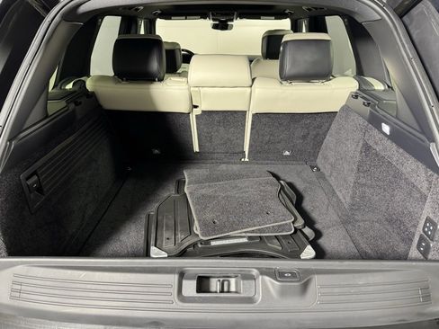 Used 2018 Land Rover Range Rover HSE image 32
