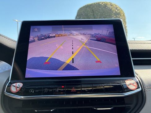 Used 2024 Jeep Compass Limited image 16