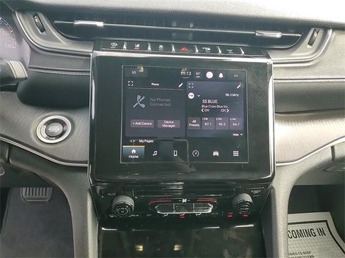 Used 2023 Jeep Grand Cherokee L Laredo image 18