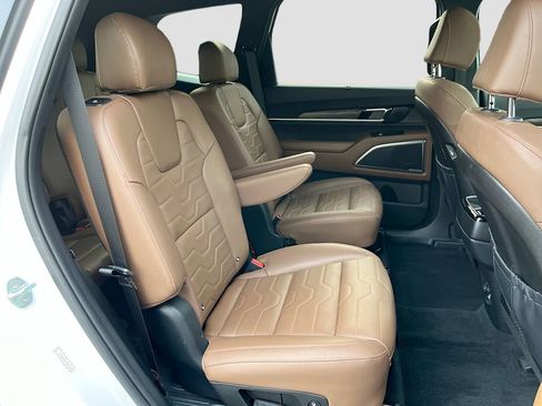 Certified 2022 Kia Telluride SX w/ SX Prestige Package image 34