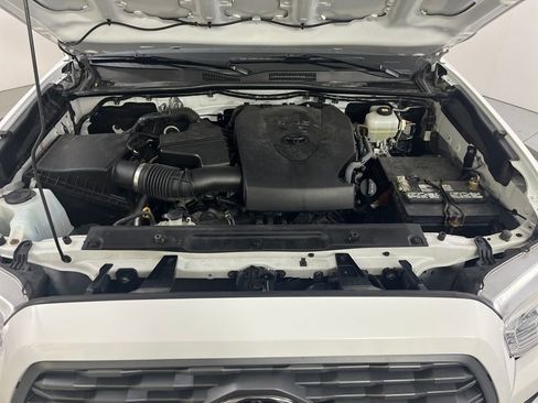 Used 2021 Toyota Tacoma TRD Off-Road image 9