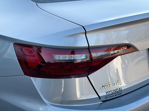 Used 2020 Volkswagen Jetta R-Line image 10