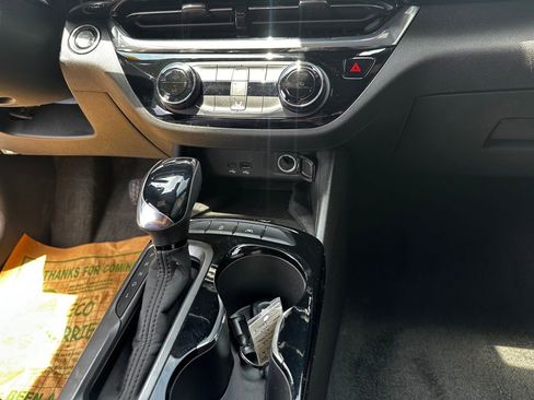 Used 2025 Buick Envista Sport Touring w/ Convenience II Package FWD image 17