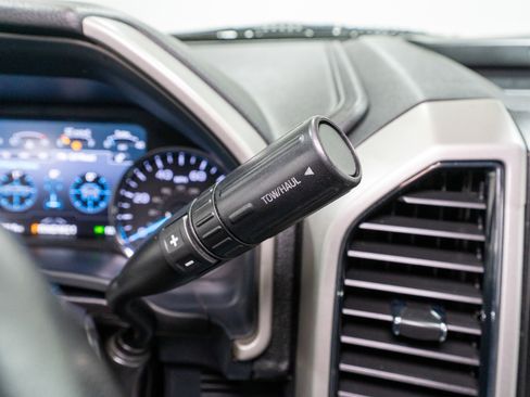 Used 2019 Ford F350 Lariat w/ Lariat Ultimate Package image 32