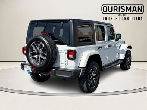 Used 2024 Jeep Wrangler Unlimited w/ Convenience Group AWD/4WD image 7