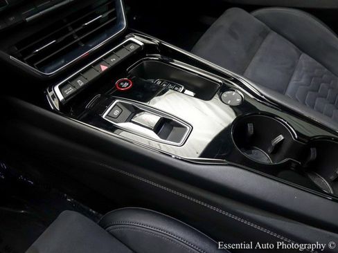 Used 2022 Audi e-tron GT Premium Plus image 22