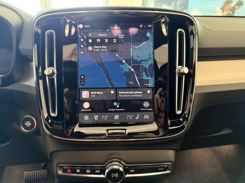 New 2026 Volvo XC40 B5 Ultra w/ Protection Package image 21