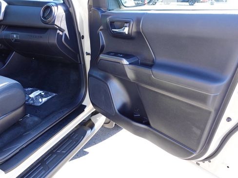 Used 2020 Toyota Tacoma TRD Sport image 27