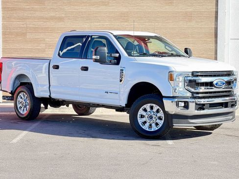 Used 2022 Ford F250 XLT w/ XLT Value Package image 2
