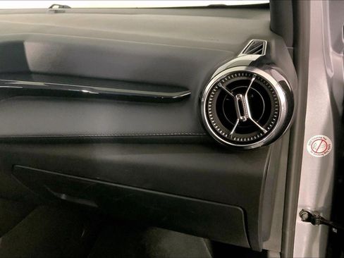 Used 2025 Chevrolet Equinox LT image 16