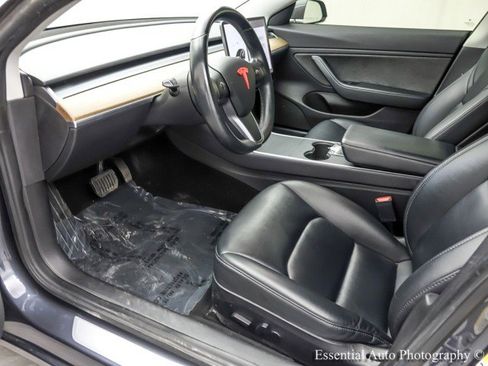 Used 2019 Tesla Model 3 Standard Range Plus image 12