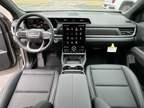Used 2026 GMC Terrain Elevation w/ Elevation Premium Package FWD image 3