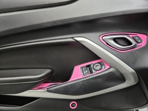 Used 2018 Chevrolet Camaro LT RWD image 11