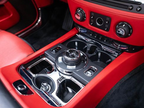 Used 2017 Rolls-Royce Dawn RWD image 44